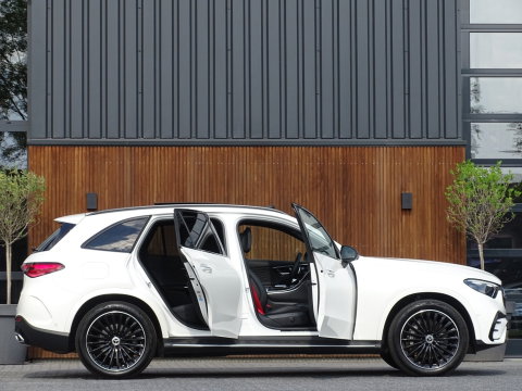 Mercedes-Benz GLC 300 4MATIC AMG 258PK / Designo / Burmester / LED