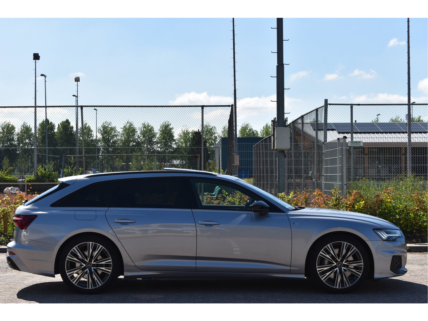Audi A6 Avant 50 TFSI e quattro S edition 299 pk | Keyless | Standkachel | Pano.dak | Camera | Elekt.stoelen | Carplay | DAB | Stuurverwarming | Full LED | 20" LM