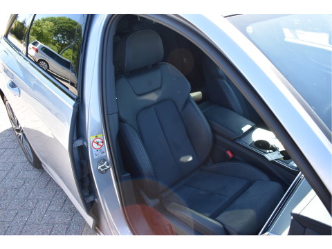 Audi A6 Avant 50 TFSI e quattro S edition 299 pk | Keyless | Standkachel | Pano.dak | Camera | Elekt.stoelen | Carplay | DAB | Stuurverwarming | Full LED | 20" LM