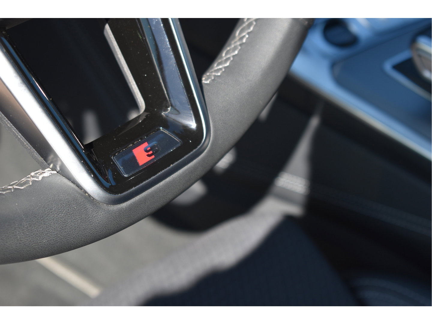 Audi A6 Avant 50 TFSI e quattro S edition 299 pk | Keyless | Standkachel | Pano.dak | Camera | Elekt.stoelen | Carplay | DAB | Stuurverwarming | Full LED | 20" LM