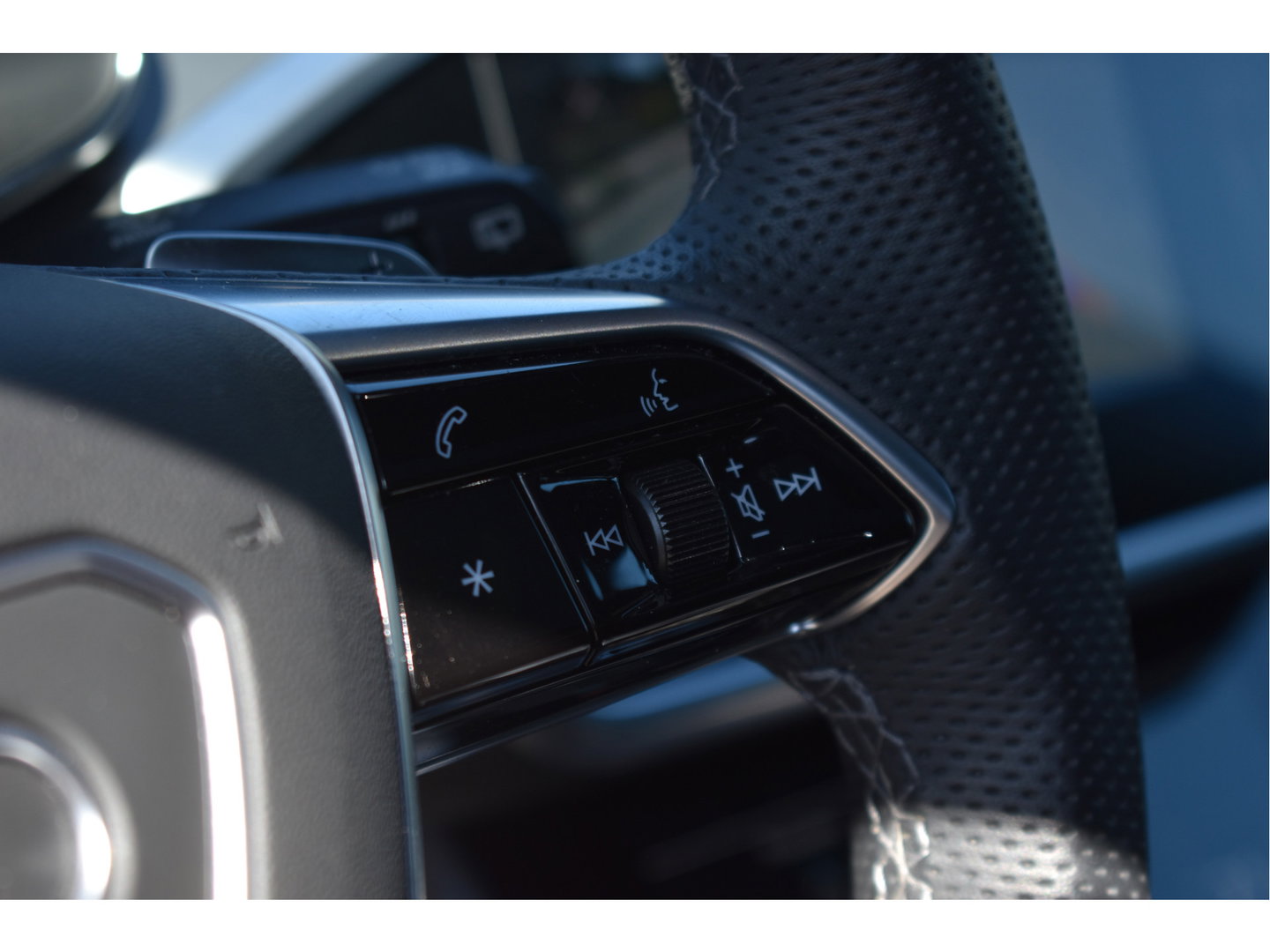 Audi A6 Avant 50 TFSI e quattro S edition 299 pk | Keyless | Standkachel | Pano.dak | Camera | Elekt.stoelen | Carplay | DAB | Stuurverwarming | Full LED | 20" LM