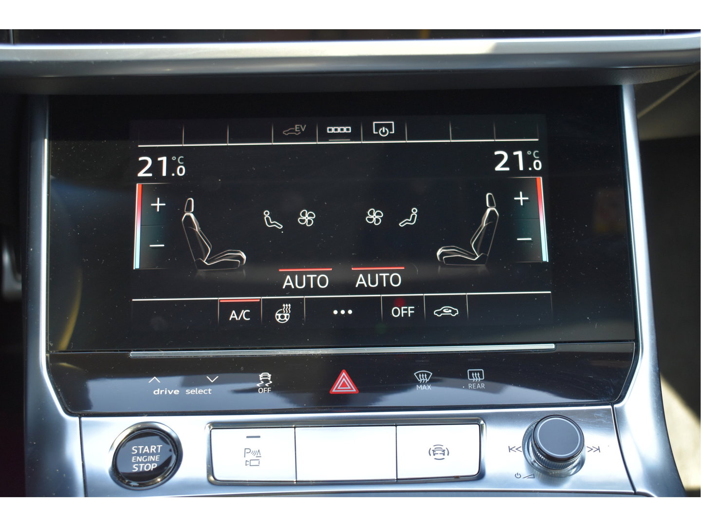 Audi A6 Avant 50 TFSI e quattro S edition 299 pk | Keyless | Standkachel | Pano.dak | Camera | Elekt.stoelen | Carplay | DAB | Stuurverwarming | Full LED | 20" LM