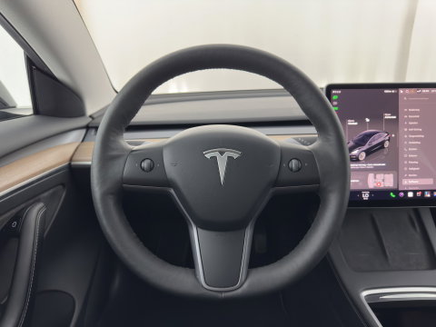 Tesla Model 3 Standard RWD Plus 60 kWh [3-Fase-11kW] {SoH-90%} (INCL-BTW) Aut. *PANO | AUTOPILOT | LEATHER | KEYLESS | FULL-LED | MEMORY-PACK | TOPVIEW | DAB | CARPLAY | DIGI-COCKPIT | LANE-ASSIST | HEATED- COMFORTSEATS | 19"ALU*