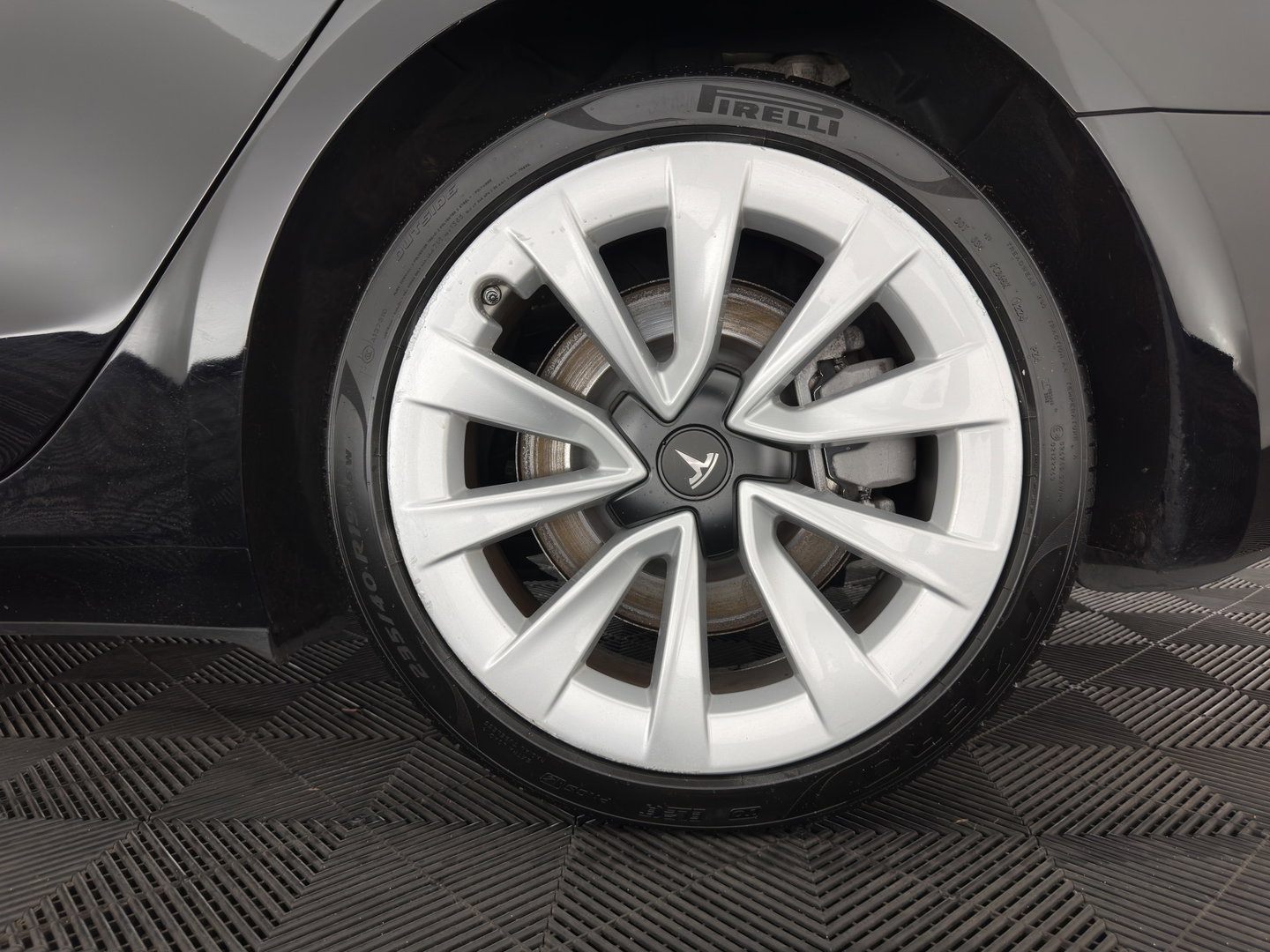 Tesla Model 3 Standard RWD Plus 60 kWh [3-Fase-11kW] {SoH-90%} (INCL-BTW) Aut. *PANO | AUTOPILOT | LEATHER | KEYLESS | FULL-LED | MEMORY-PACK | TOPVIEW | DAB | CARPLAY | DIGI-COCKPIT | LANE-ASSIST | HEATED- COMFORTSEATS | 19"ALU*