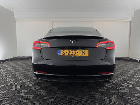 Tesla Model 3 Standard RWD Plus 60 kWh [3-Fase-11kW] {SoH-90%} (INCL-BTW) Aut. *PANO | AUTOPILOT | LEATHER | KEYLESS | FULL-LED | MEMORY-PACK | TOPVIEW | DAB | CARPLAY | DIGI-COCKPIT | LANE-ASSIST | HEATED- COMFORTSEATS | 19"ALU*