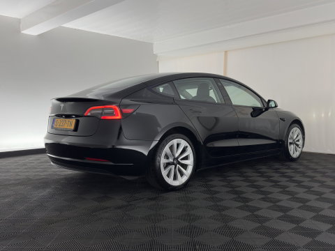 Tesla Model 3 Standard RWD Plus 60 kWh [3-Fase-11kW] {SoH-90%} (INCL-BTW) Aut. *PANO | AUTOPILOT | LEATHER | KEYLESS | FULL-LED | MEMORY-PACK | TOPVIEW | DAB | CARPLAY | DIGI-COCKPIT | LANE-ASSIST | HEATED- COMFORTSEATS | 19"ALU*