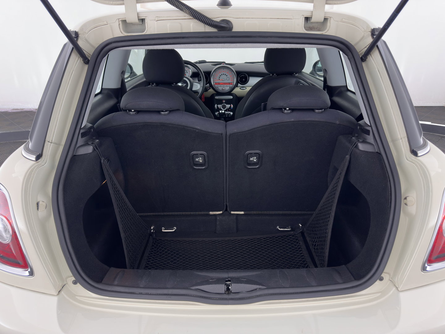 MINI 3-deurs 1.6 Cooper Pepper *LEATHER-FABRIC | COMFORTSEATS | ECC | CHROME-PACK | RADIO-CD | 17''ALU*