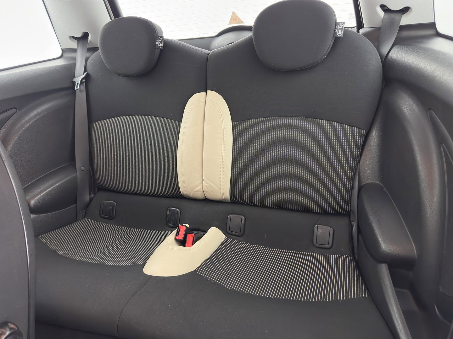 MINI 3-deurs 1.6 Cooper Pepper *LEATHER-FABRIC | COMFORTSEATS | ECC | CHROME-PACK | RADIO-CD | 17''ALU*