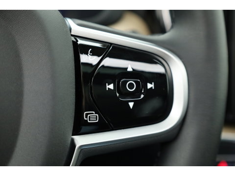 Volvo XC60 2.0 T8 Plug-in hybrid AWD Ultra Dark "Forest Lake" | Facelift | Memory | Pano | Luchtvering | Massage | Bowers & Wilkins