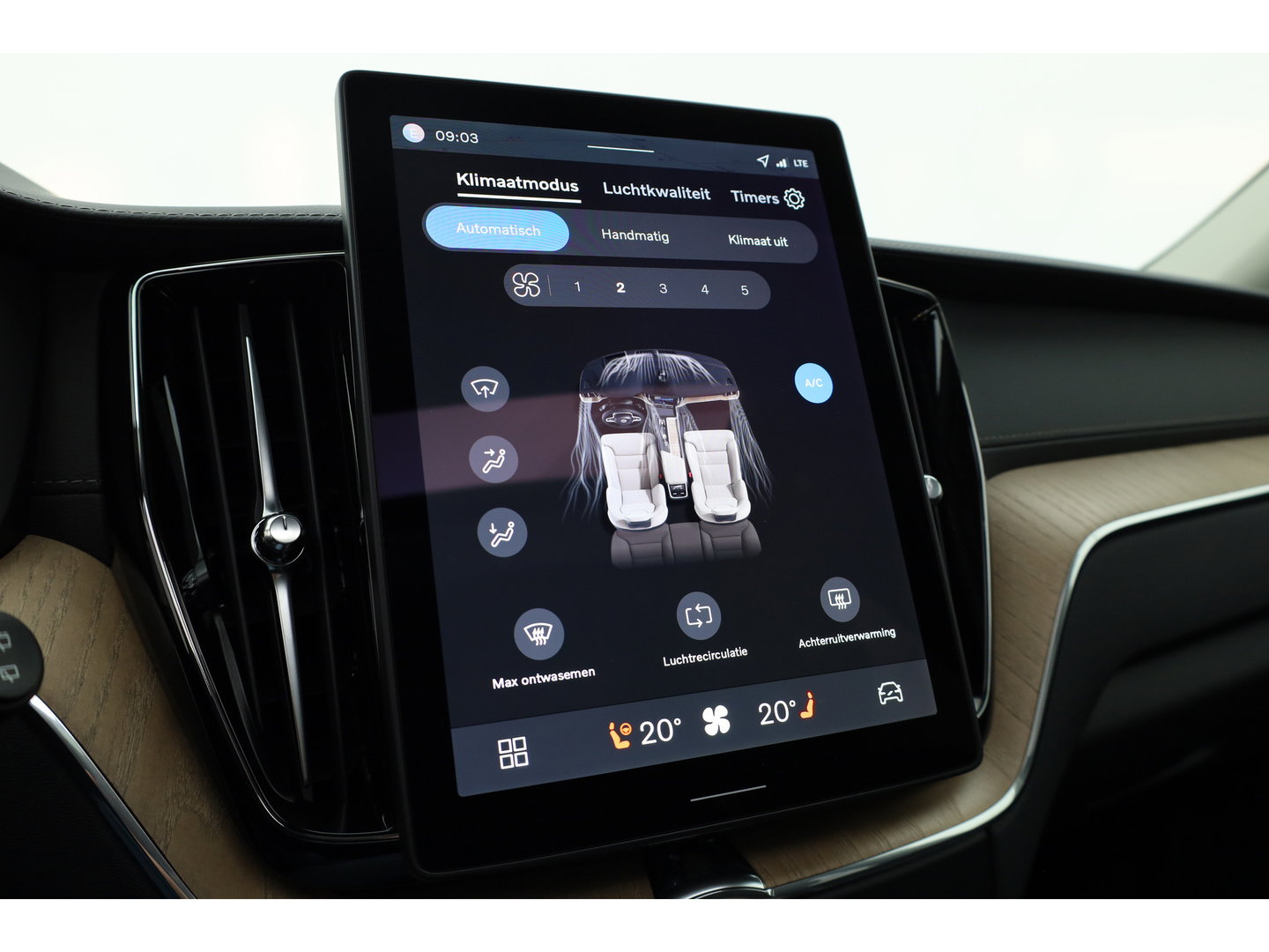 Volvo XC60 2.0 T8 Plug-in hybrid AWD Ultra Dark "Forest Lake" | Facelift | Memory | Pano | Luchtvering | Massage | Bowers & Wilkins