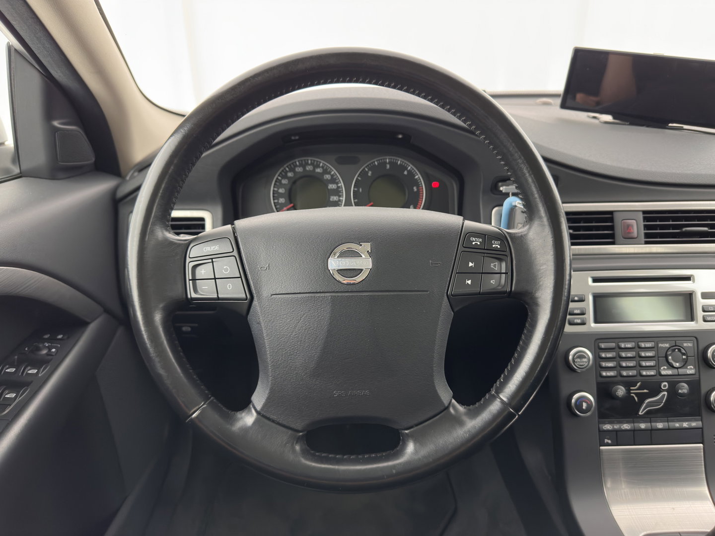 Volvo V70 2.0D Limited Edition Aut. *LEATHER | COMFORTSEATS | ECC | PDC | CRUISE | TOWBAR | 16''ALU*