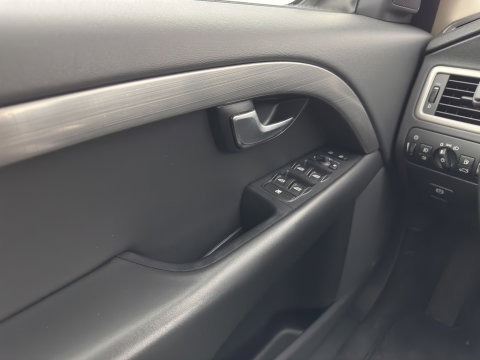 Volvo V70 2.0D Limited Edition Aut. *LEATHER | COMFORTSEATS | ECC | PDC | CRUISE | TOWBAR | 16''ALU*