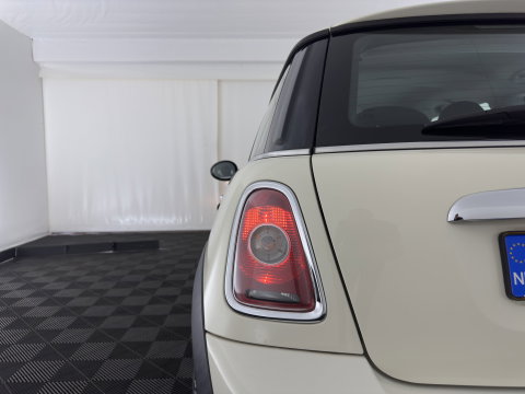 MINI 3-deurs 1.6 Cooper Pepper *LEATHER-FABRIC | COMFORTSEATS | ECC | CHROME-PACK | RADIO-CD | 17''ALU*