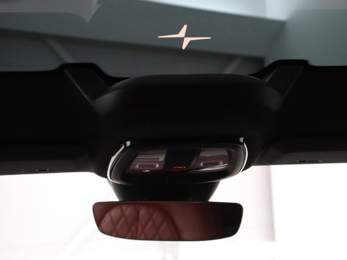 Polestar 2 Long Range Dual Motor Launch Edition 78kWh SOH 91,9% | Panoramadak | 360 Camera | Carplay | Navigatie | Adaptive Cruise | Harman Kardon | Stoel & Stuurwiel verwarming