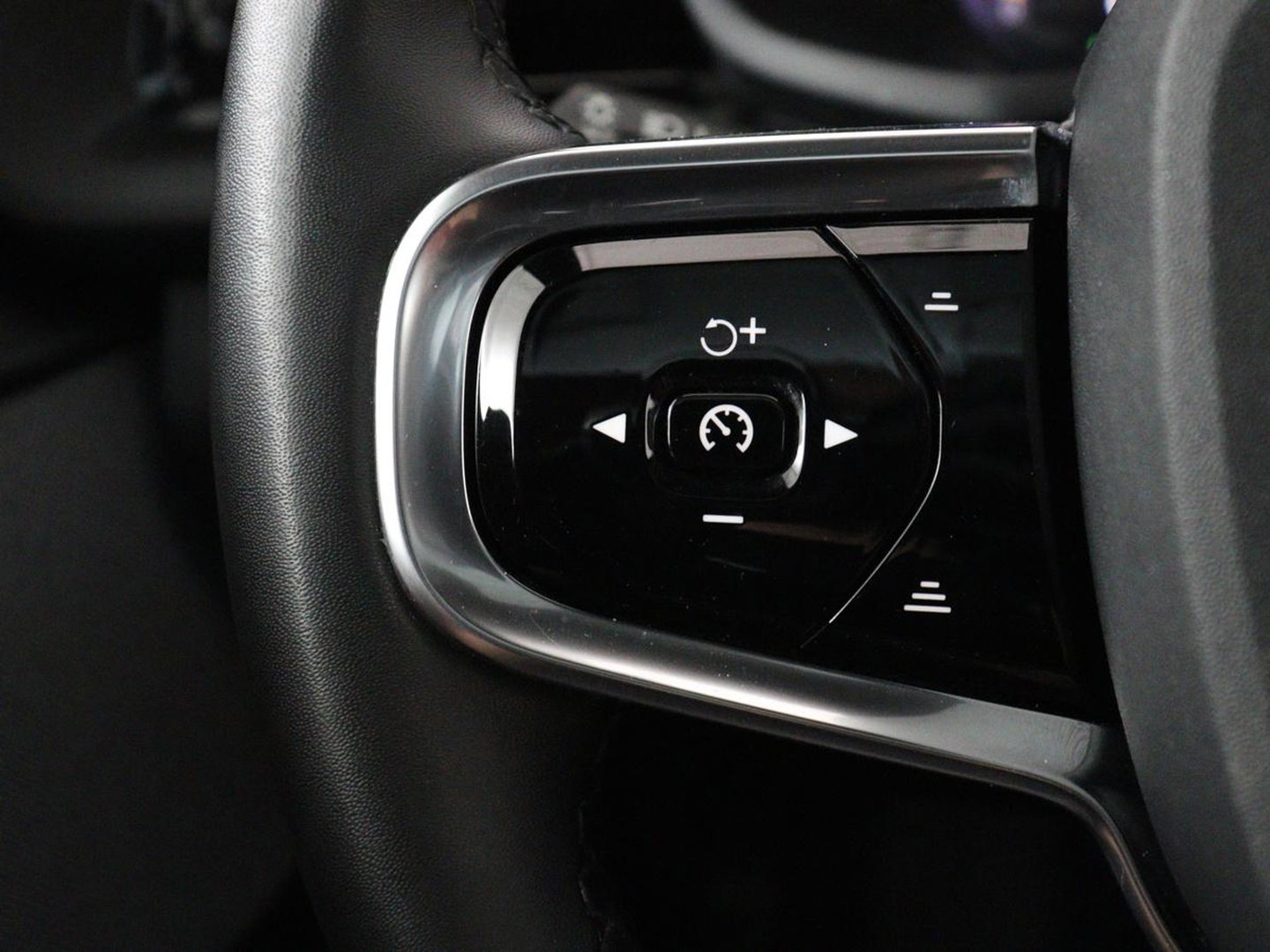 Polestar 2 Long Range Dual Motor Launch Edition 78kWh SOH 91,9% | Panoramadak | 360 Camera | Carplay | Navigatie | Adaptive Cruise | Harman Kardon | Stoel & Stuurwiel verwarming