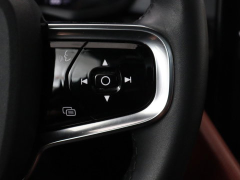 Polestar 2 Long Range Dual Motor Launch Edition 78kWh SOH 91,9% | Panoramadak | 360 Camera | Carplay | Navigatie | Adaptive Cruise | Harman Kardon | Stoel & Stuurwiel verwarming