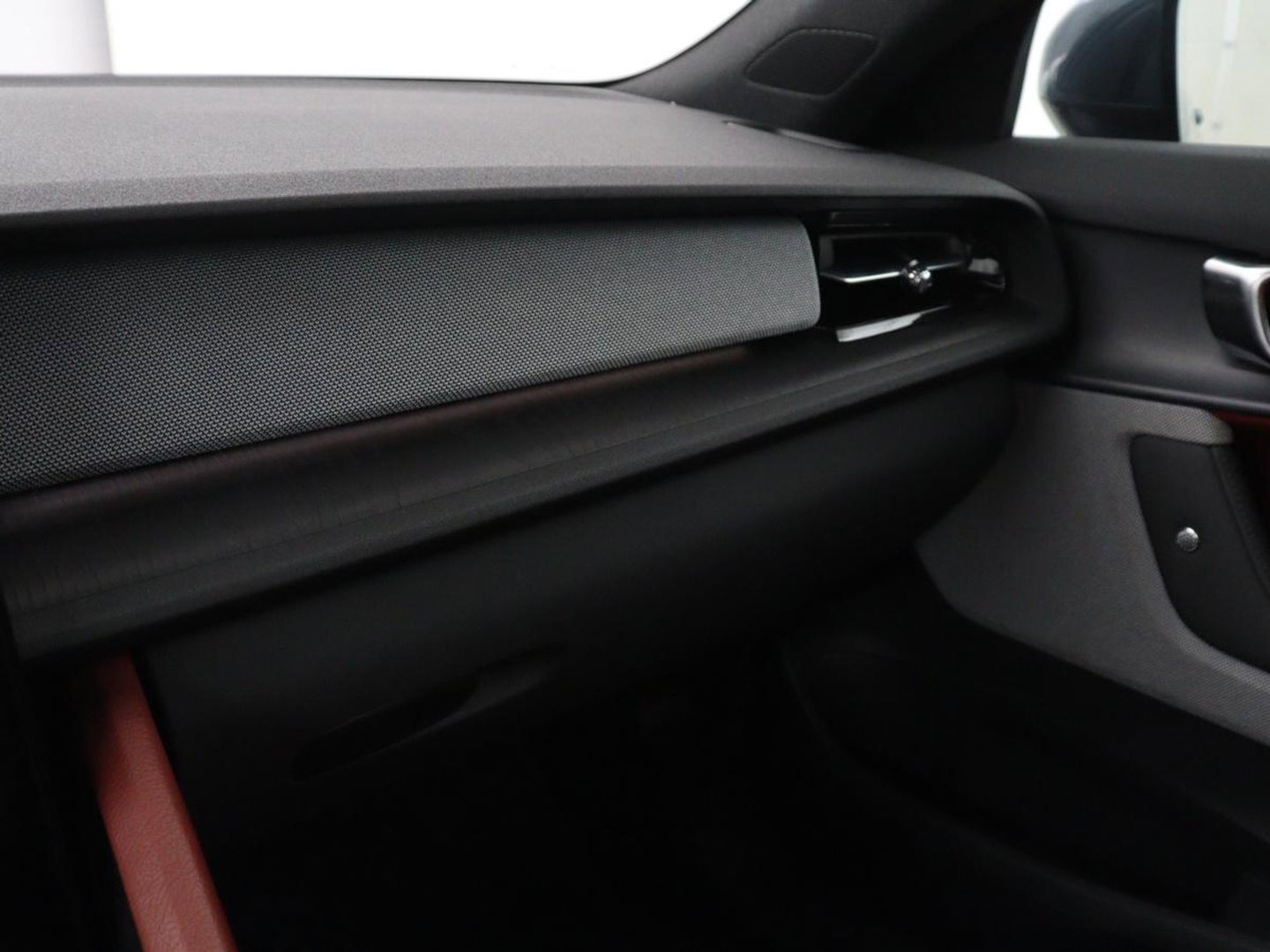 Polestar 2 Long Range Dual Motor Launch Edition 78kWh SOH 91,9% | Panoramadak | 360 Camera | Carplay | Navigatie | Adaptive Cruise | Harman Kardon | Stoel & Stuurwiel verwarming