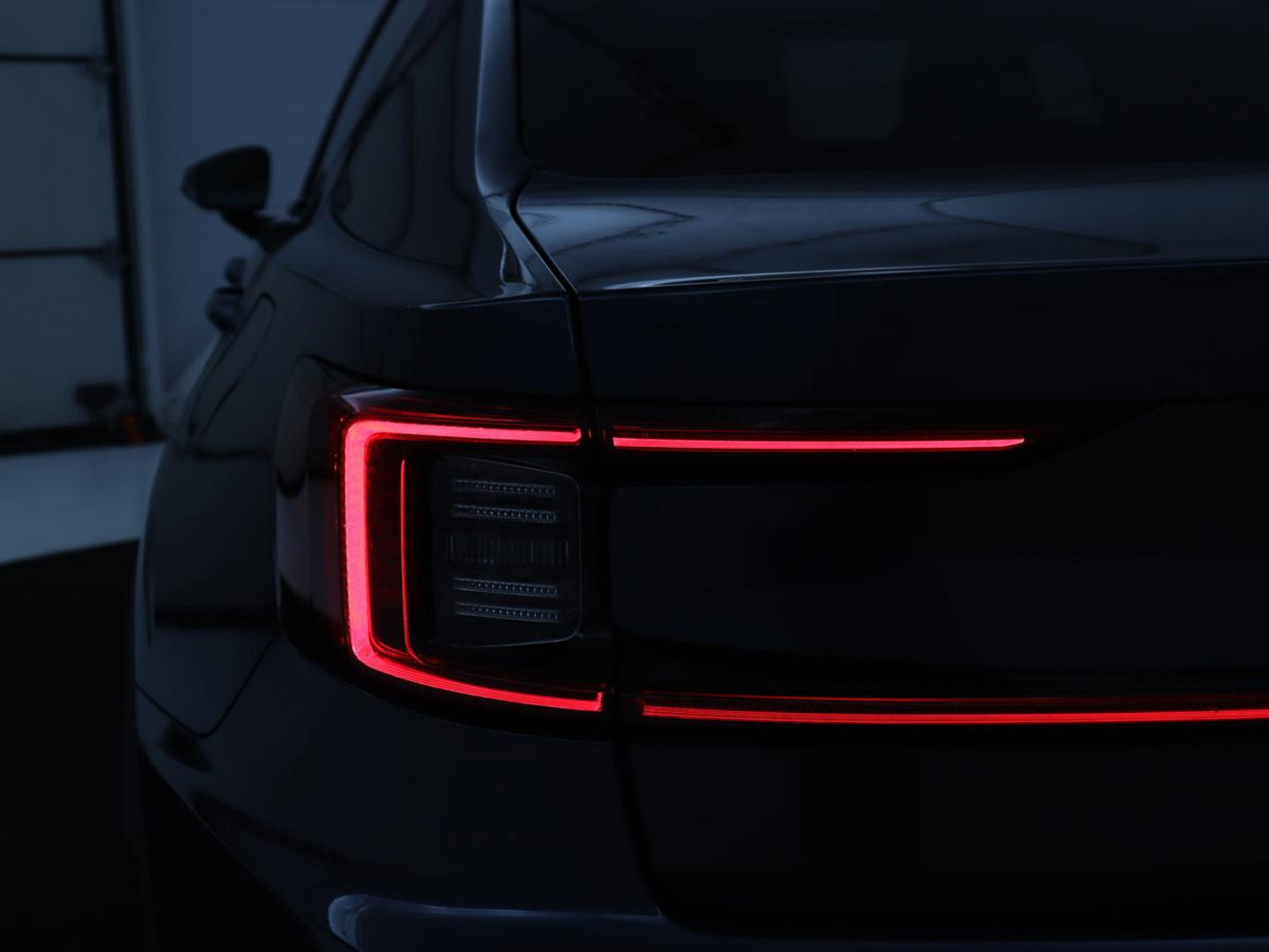 Polestar 2 Long Range Dual Motor Launch Edition 78kWh SOH 91,9% | Panoramadak | 360 Camera | Carplay | Navigatie | Adaptive Cruise | Harman Kardon | Stoel & Stuurwiel verwarming