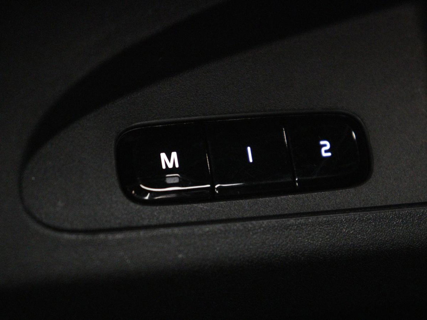 Polestar 2 Long Range Dual Motor Launch Edition 78kWh SOH 91,9% | Panoramadak | 360 Camera | Carplay | Navigatie | Adaptive Cruise | Harman Kardon | Stoel & Stuurwiel verwarming