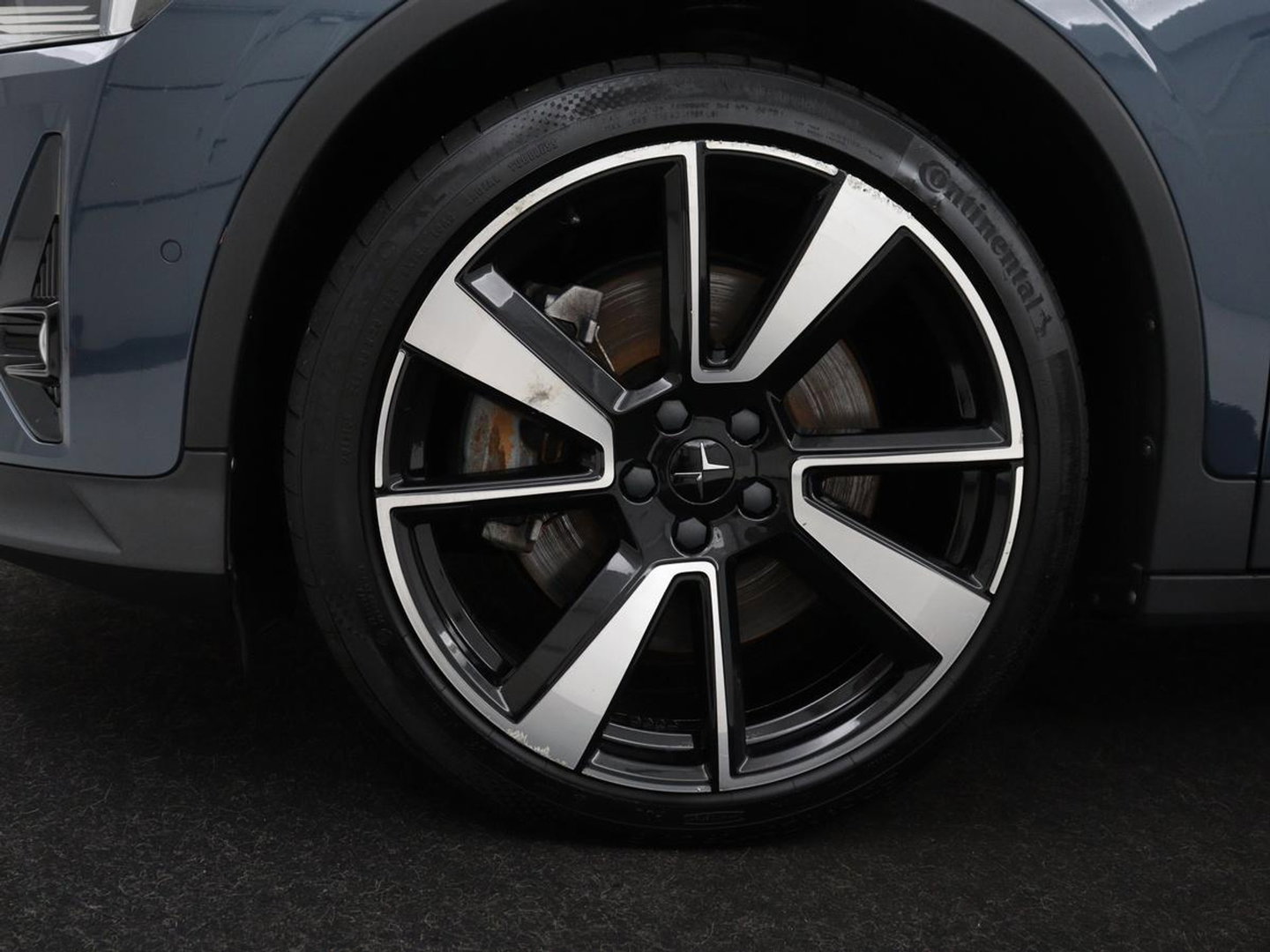 Polestar 2 Long Range Dual Motor Launch Edition 78kWh SOH 91,9% | Panoramadak | 360 Camera | Carplay | Navigatie | Adaptive Cruise | Harman Kardon | Stoel & Stuurwiel verwarming