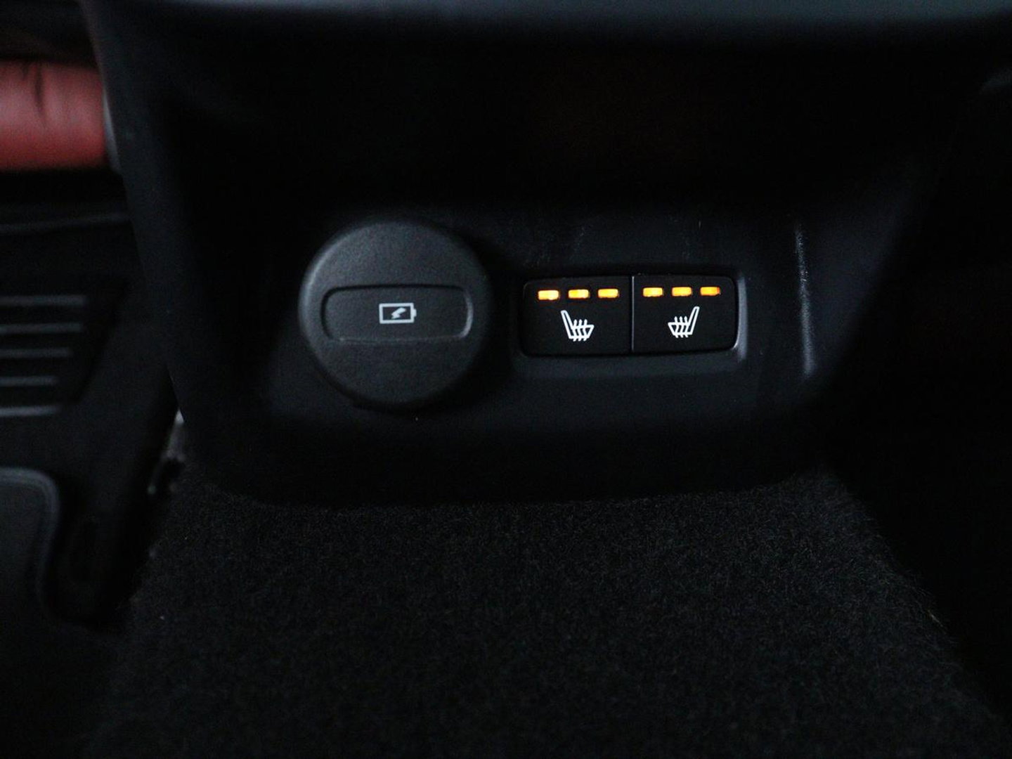 Polestar 2 Long Range Dual Motor Launch Edition 78kWh SOH 91,9% | Panoramadak | 360 Camera | Carplay | Navigatie | Adaptive Cruise | Harman Kardon | Stoel & Stuurwiel verwarming