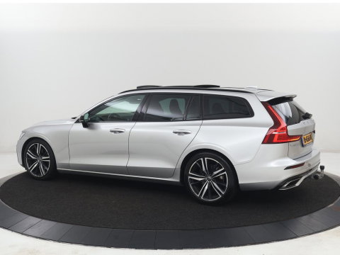 Volvo V60 2.0 T4 R-Design Panoramadak | Full LED | Trekhaak | Carplay | Pilot assist | Navigate | Stoel & Stuurverwarming | Achteruitrij camera | Cruise control | Climate control