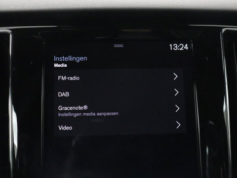 Volvo V60 2.0 T4 R-Design Panoramadak | Full LED | Trekhaak | Carplay | Pilot assist | Navigate | Stoel & Stuurverwarming | Achteruitrij camera | Cruise control | Climate control