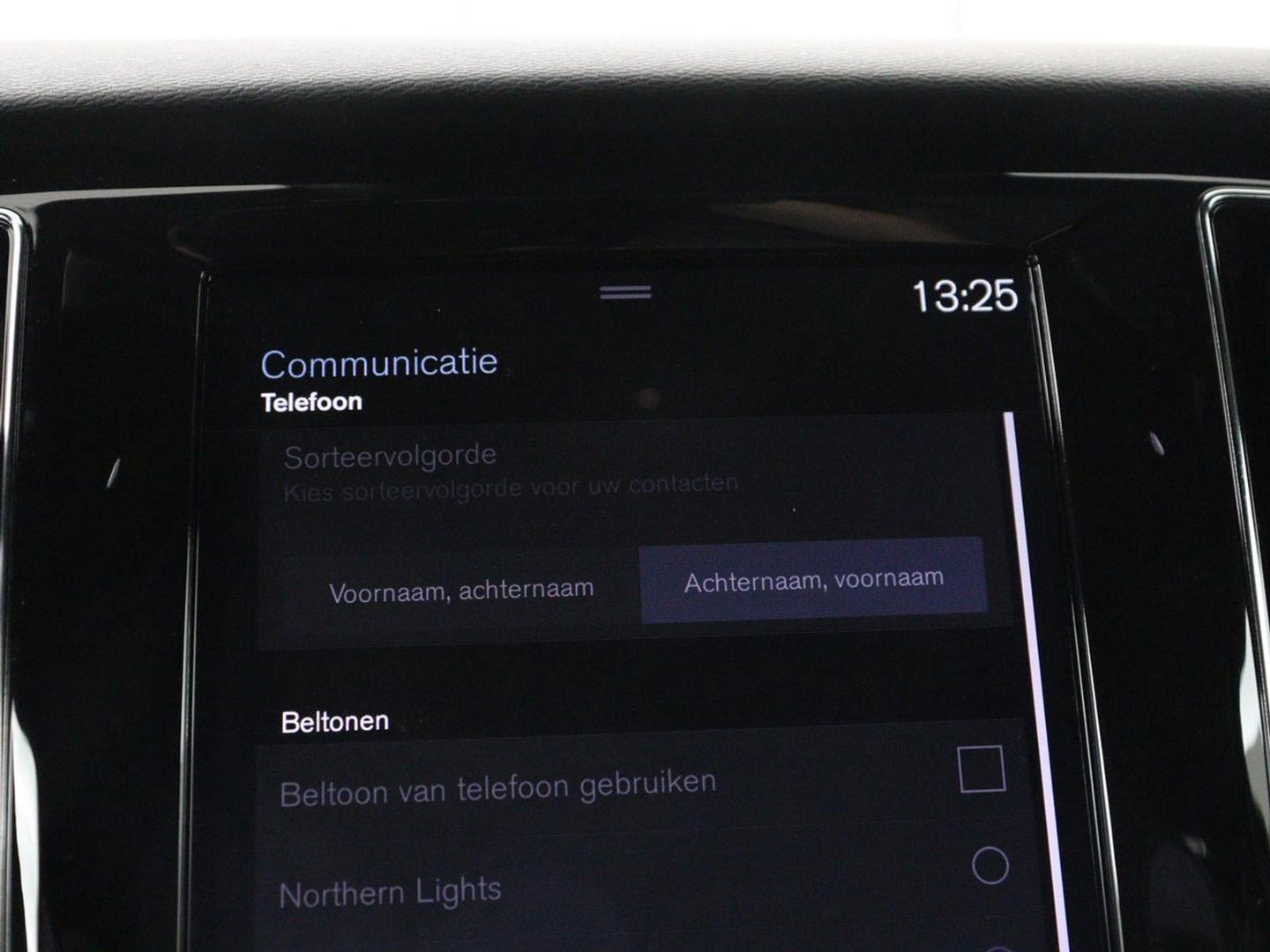Volvo V60 2.0 T4 R-Design Panoramadak | Full LED | Trekhaak | Carplay | Pilot assist | Navigate | Stoel & Stuurverwarming | Achteruitrij camera | Cruise control | Climate control