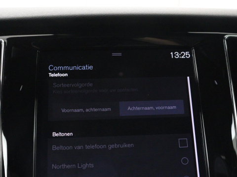 Volvo V60 2.0 T4 R-Design Panoramadak | Full LED | Trekhaak | Carplay | Pilot assist | Navigate | Stoel & Stuurverwarming | Achteruitrij camera | Cruise control | Climate control
