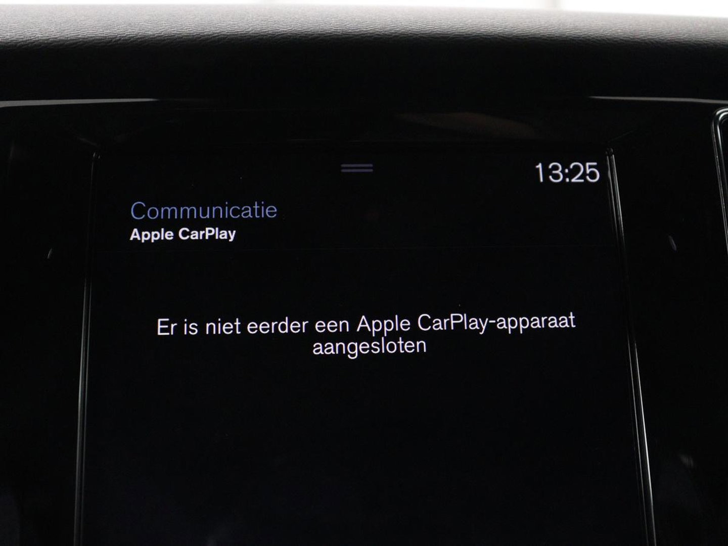 Volvo V60 2.0 T4 R-Design Panoramadak | Full LED | Trekhaak | Carplay | Pilot assist | Navigate | Stoel & Stuurverwarming | Achteruitrij camera | Cruise control | Climate control