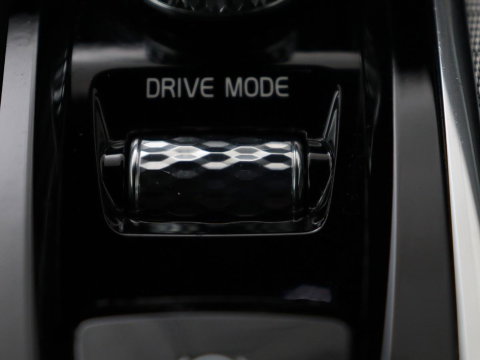 Volvo V60 2.0 T4 R-Design Panoramadak | Full LED | Trekhaak | Carplay | Pilot assist | Navigate | Stoel & Stuurverwarming | Achteruitrij camera | Cruise control | Climate control