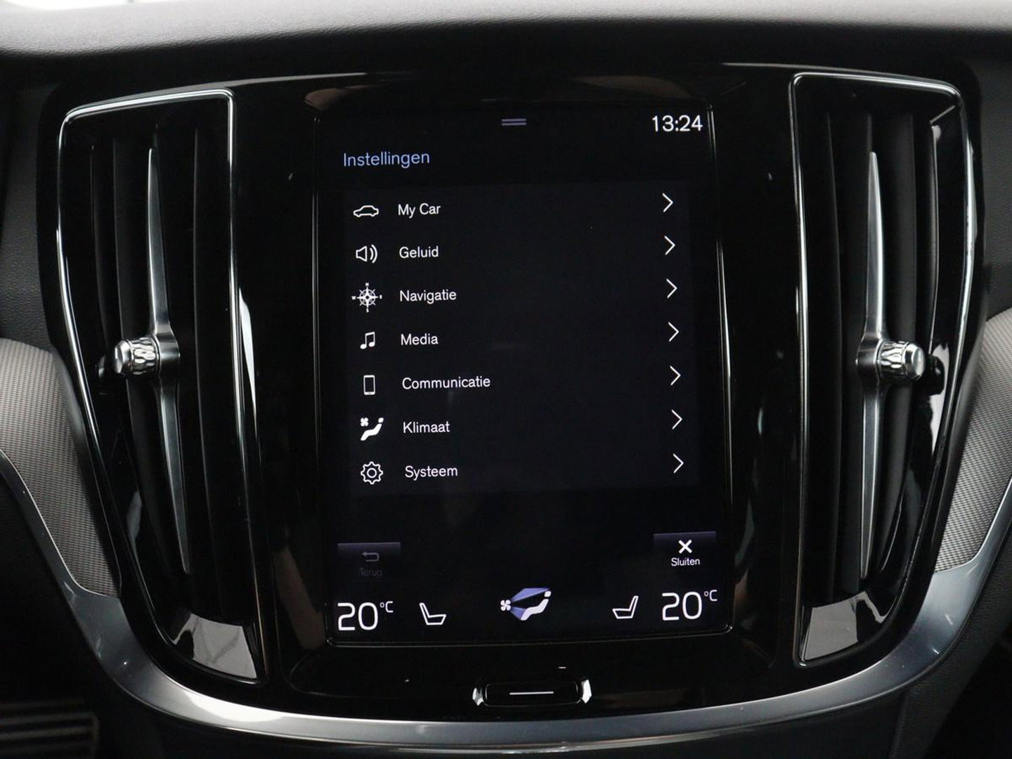 Volvo V60 2.0 T4 R-Design Panoramadak | Full LED | Trekhaak | Carplay | Pilot assist | Navigate | Stoel & Stuurverwarming | Achteruitrij camera | Cruise control | Climate control