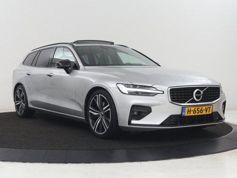 Volvo V60 2.0 T4 R-Design Panoramadak | Full LED | Trekhaak | Carplay | Pilot assist | Navigate | Stoel & Stuurverwarming | Achteruitrij camera | Cruise control | Climate control