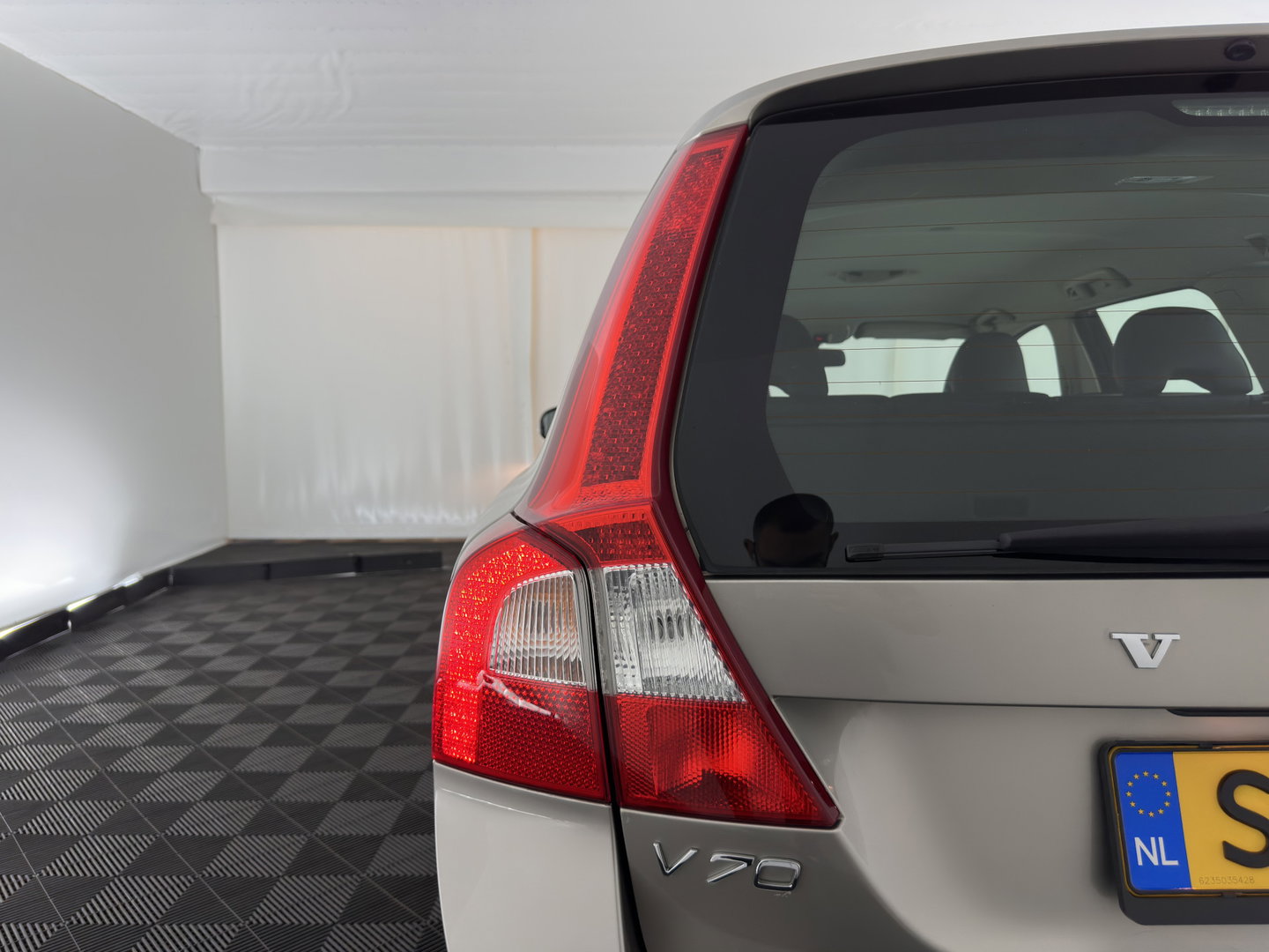 Volvo V70 2.0D Limited Edition Aut. *LEATHER | COMFORTSEATS | ECC | PDC | CRUISE | TOWBAR | 16''ALU*
