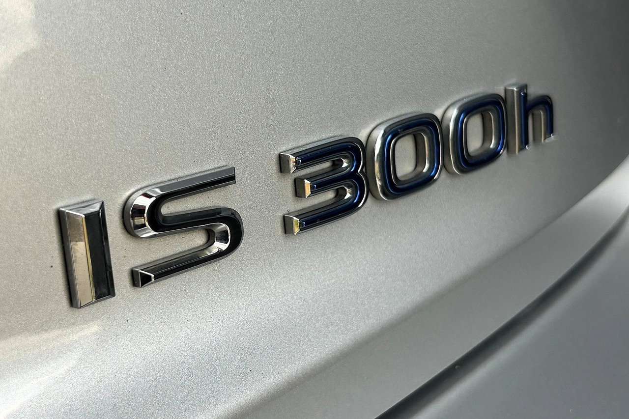 Lexus IS