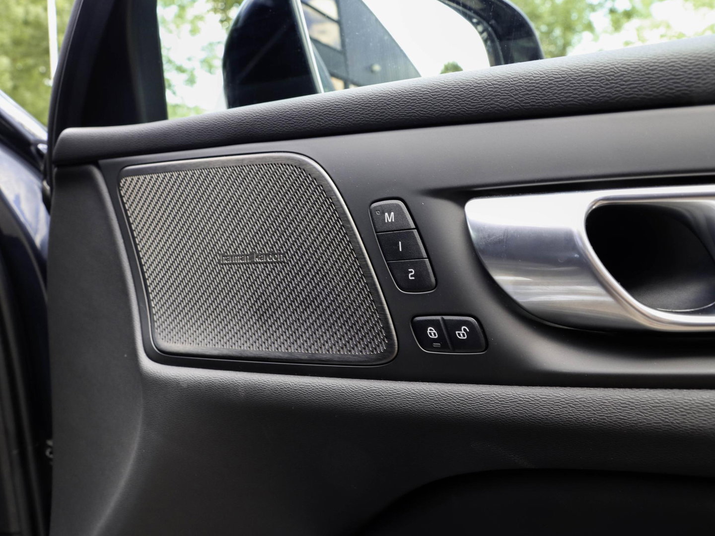 Volvo V60 T6 AWD Plus Dark 360 Camera Denim Blue 19'' Winterpakket Thor Lights