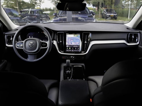 Volvo V60 T6 AWD Plus Dark 360 Camera Denim Blue 19'' Winterpakket Thor Lights