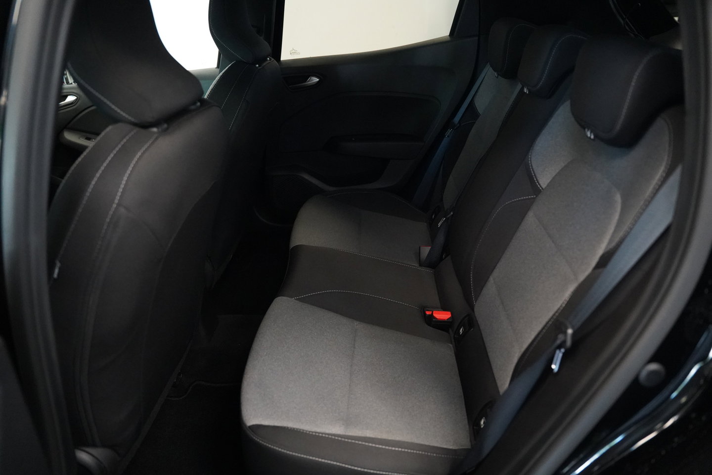 Renault Clio 1.0 TCe 90 GPF evolution Cruise Control PDC NAP 24 Maanden garantie* (Vraag naar de voorwaarden)