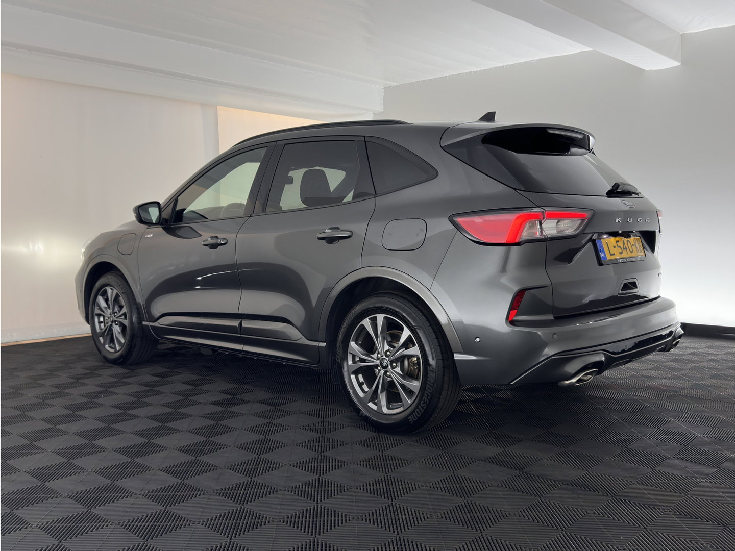 Ford Kuga 2.5 PHEV ST-Line X (Plug-in) (INCL-BTW) Aut. *DIGI-COCKPIT | MICROFIBRE-LEATHER | ADAPTIVE-CRUISE | BLINDSPOT | FULL-LED | KEYLESS | DAB | APP.CONNECT | NAVI-FULLMAP | HEATED-SPORTSEATS | PRIVACY-GLASS | 19"ALU*