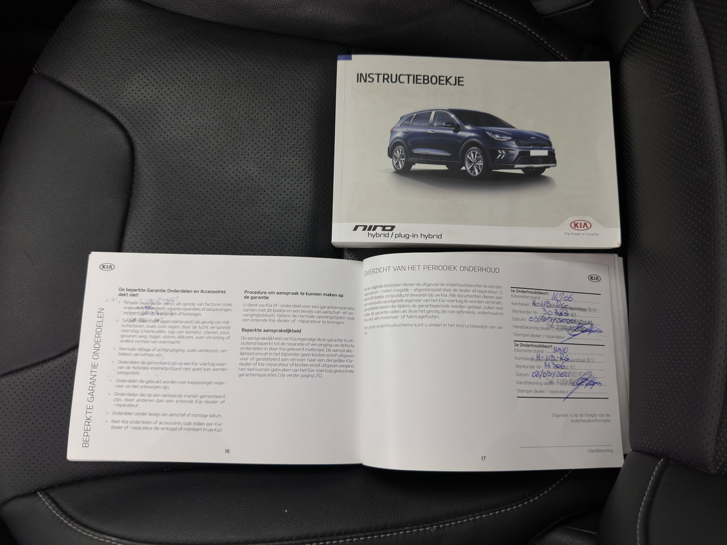 Kia Niro 1.6 GDi Hybrid ExecutiveLine (INCL.BTW) Aut. *PANO |  LEATHER | FULL-LED | NAVI-FULLMAP | DIGI-COCKPIT | HEATED-COMFORTSEATS | CAMERA | DAB+ | KEYLESS | ECC | SHIFTPADDLES | ADAPTIVE-CRUISE | LANE-ASSIST | TOWBAR | 18"AL