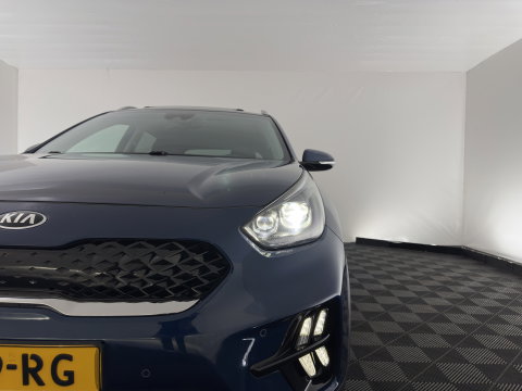 Kia Niro 1.6 GDi Hybrid ExecutiveLine (INCL.BTW) Aut. *PANO |  LEATHER | FULL-LED | NAVI-FULLMAP | DIGI-COCKPIT | HEATED-COMFORTSEATS | CAMERA | DAB+ | KEYLESS | ECC | SHIFTPADDLES | ADAPTIVE-CRUISE | LANE-ASSIST | TOWBAR | 18"AL