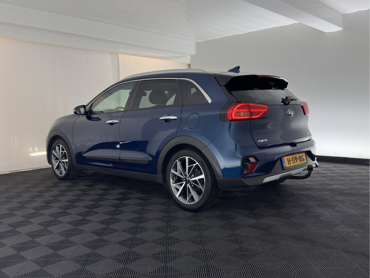 Kia Niro 1.6 GDi Hybrid ExecutiveLine (INCL.BTW) Aut. *PANO |  LEATHER | FULL-LED | NAVI-FULLMAP | DIGI-COCKPIT | HEATED-COMFORTSEATS | CAMERA | DAB+ | KEYLESS | ECC | SHIFTPADDLES | ADAPTIVE-CRUISE | LANE-ASSIST | TOWBAR | 18"AL