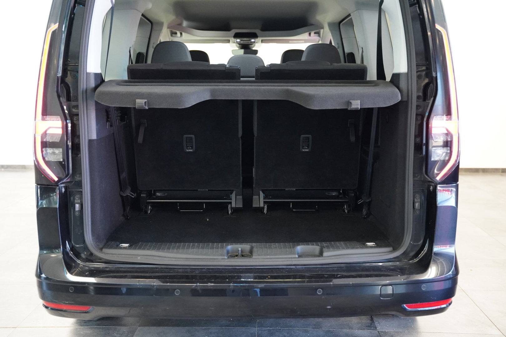 Volkswagen Caddy Maxi 1.5 TSI 7p 7 Persoons PDC Navigatie 24 Maanden garantie* (Vraag naar de voorwaarden)