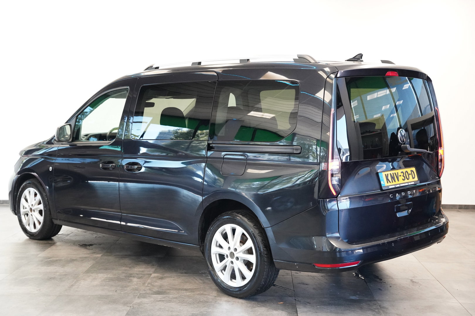 Volkswagen Caddy Maxi 1.5 TSI 7p 7 Persoons PDC Navigatie 24 Maanden garantie* (Vraag naar de voorwaarden)