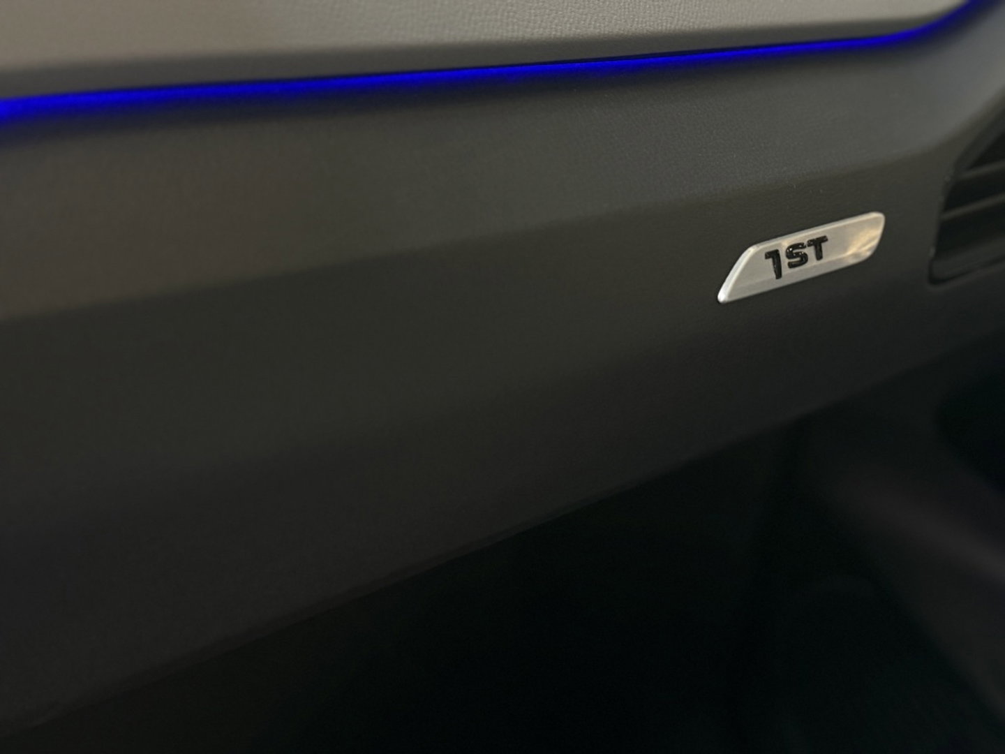 Volkswagen ID.3 First Plus 58 kWh / Massage / IQ-Light / *NAP*
