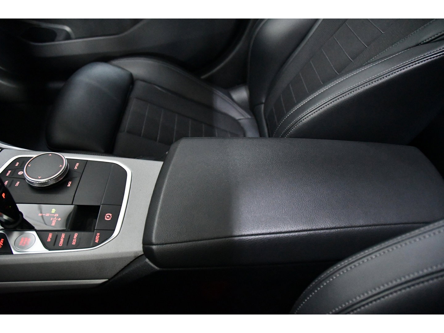 BMW 3-serie 330i M-Pakket, Pano, Bodykit, Applecarplay