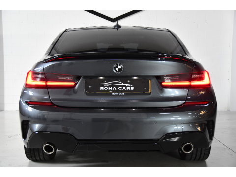 BMW 3-serie 330i M-Pakket, Pano, Bodykit, Applecarplay
