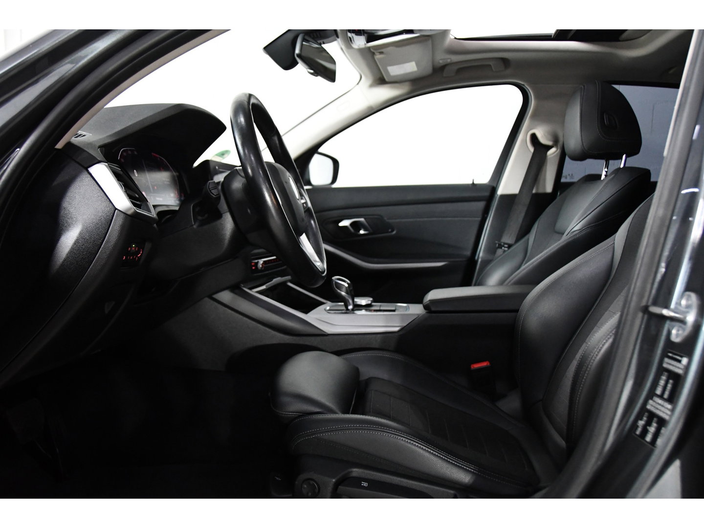 BMW 3-serie 330i M-Pakket, Pano, Bodykit, Applecarplay