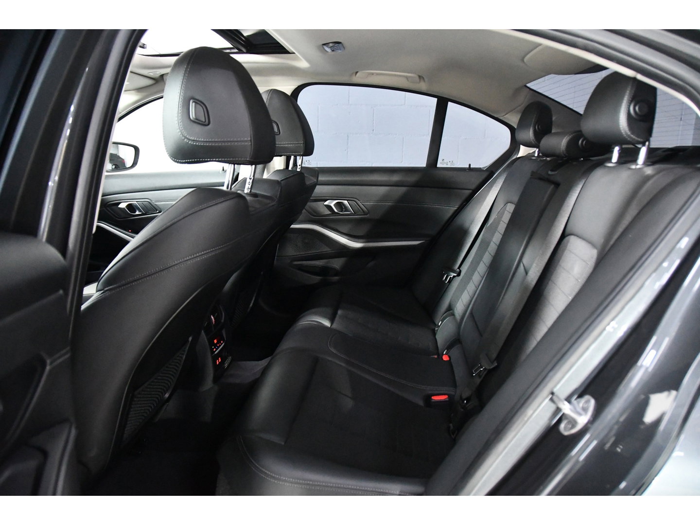 BMW 3-serie 330i M-Pakket, Pano, Bodykit, Applecarplay