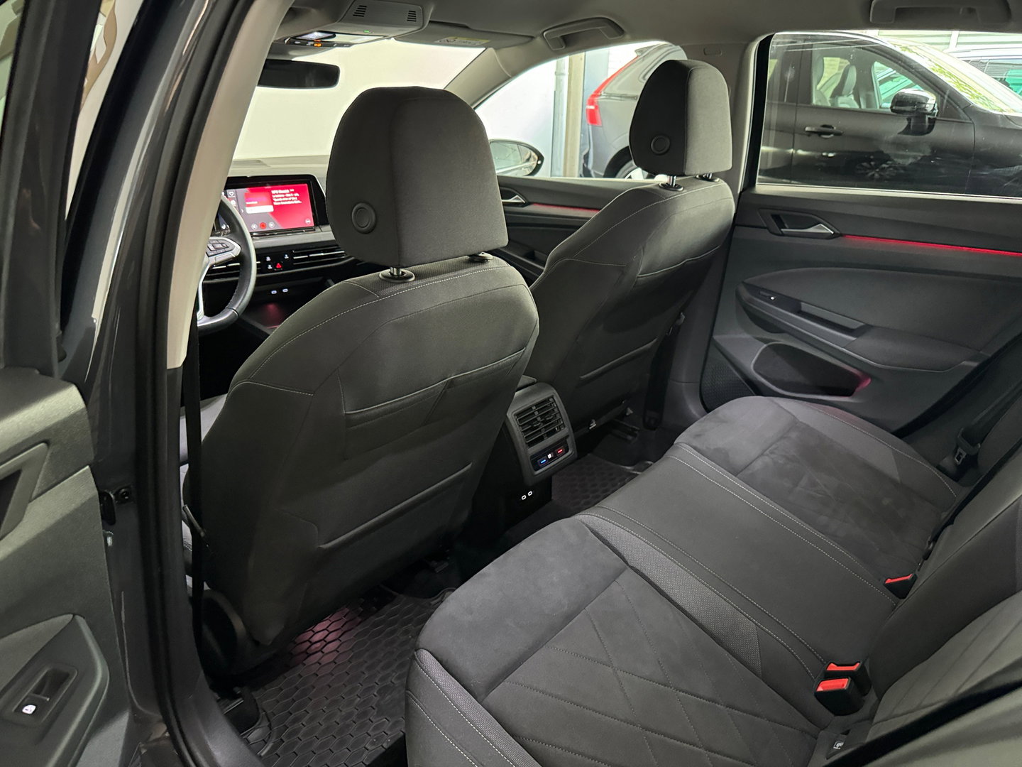 Volkswagen Golf 1.5 TSI Highline Keyless|IQ|Camera|Massage